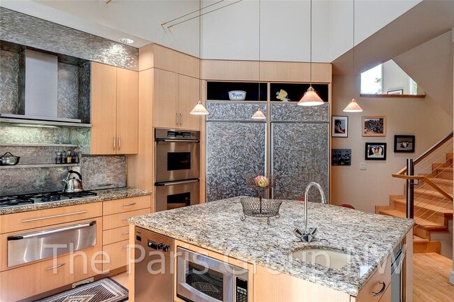 Building Photo - Extraordinary Custom Enatai Home *4min to DT Bellevue *High End Finishes * Central AC *EV Charger