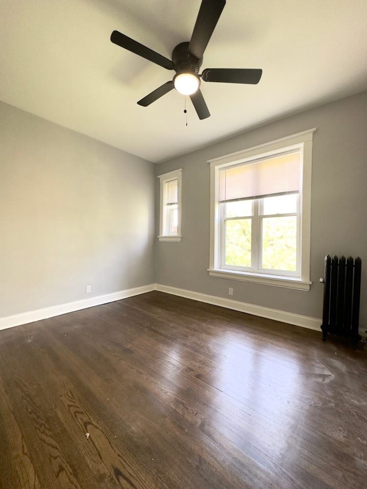 Building Photo - 1251 W Rosemont Ave