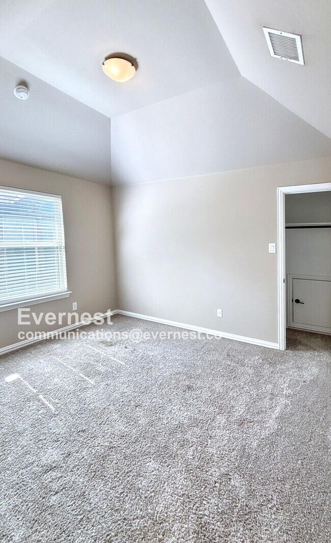 Building Photo - 306 Greenhill St