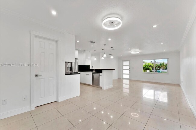 Building Photo - 3250 SW 72nd Ct