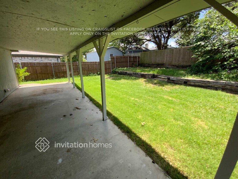 Building Photo - 4052 Staghorn Cir N