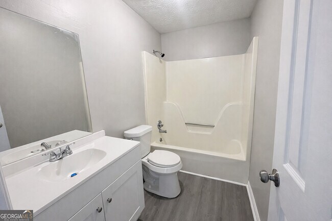 Building Photo - 271 E Wright St