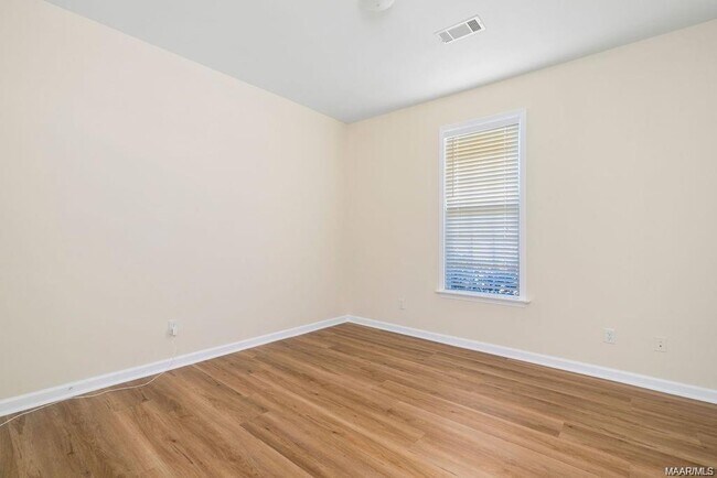 Building Photo - 3412 Crestwood Ln