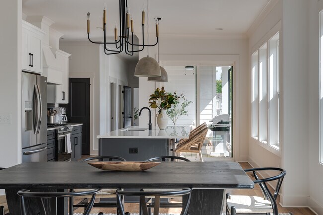 Building Photo - Cahal Ave Unit B