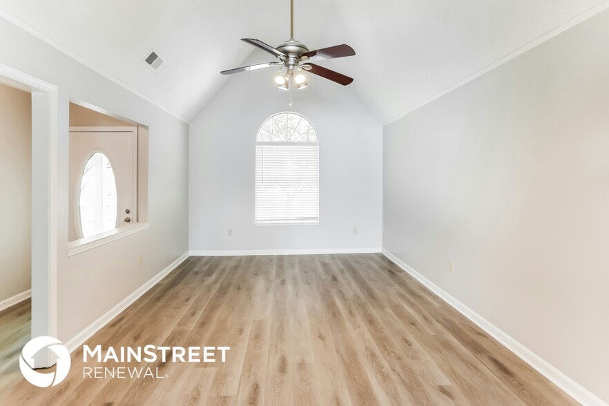 Building Photo - 6915 Blackthorn Dr