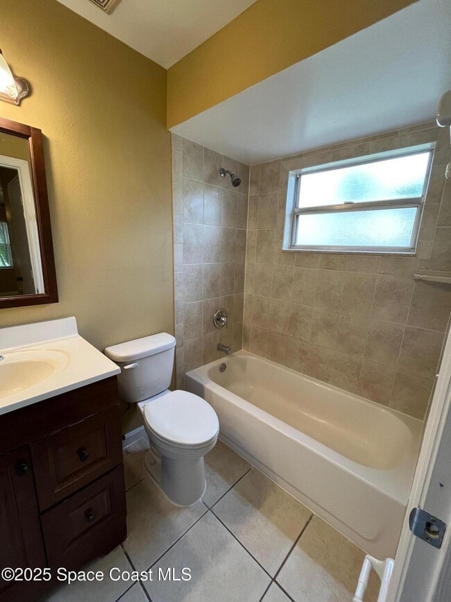 Building Photo - 275 Spring Dr