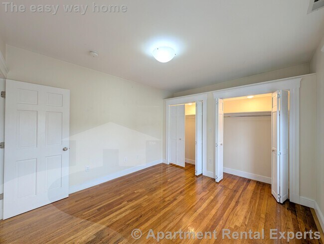 Building Photo - 7-9 Bonner Ave Unit #2