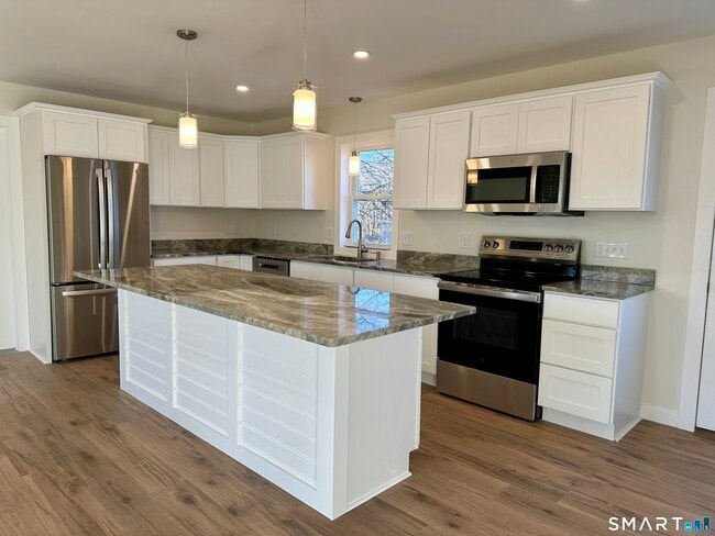 Building Photo - 48 Cedar St