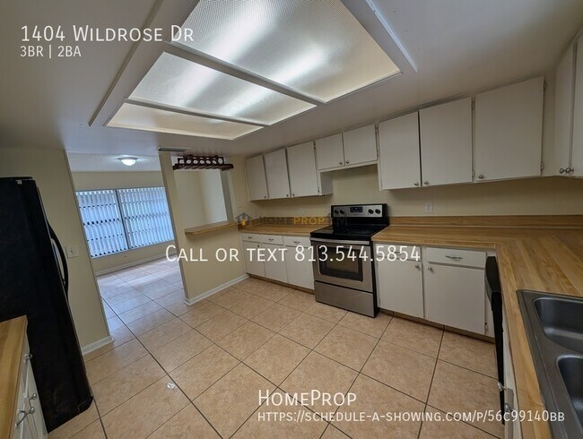 Building Photo - 1404 Wildrose Dr