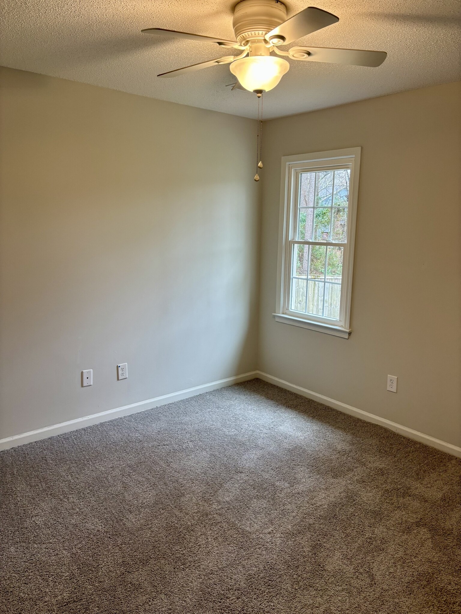 Building Photo - 532 Kenton Dr