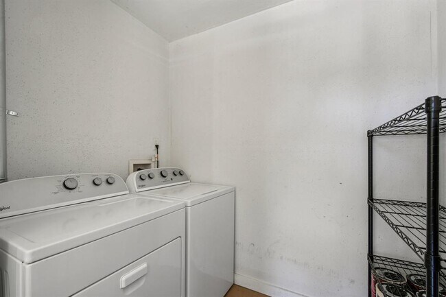 Building Photo - 9413 Quail Meadow Dr