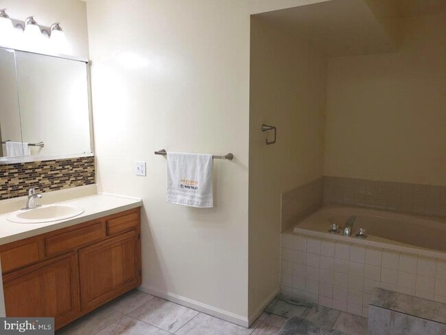 Building Photo - 1132 Chanticleer