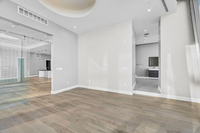 Building Photo - 3726 S Las Vegas Blvd