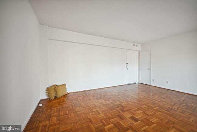 Building Photo - 2500 Q St NW