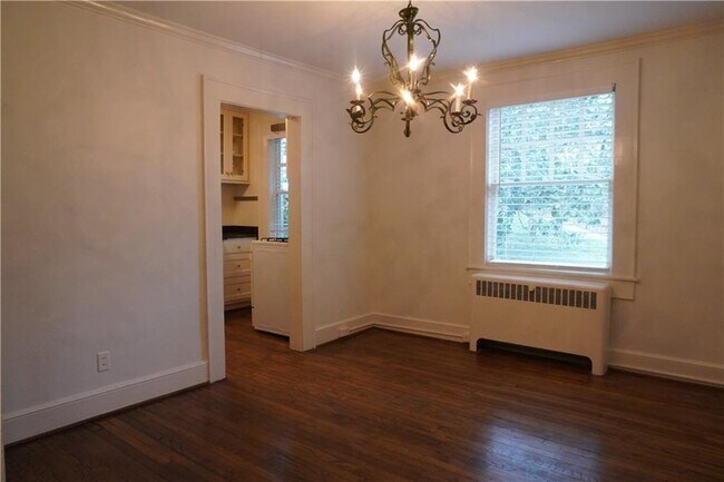 Building Photo - 2544 Peachtree Rd NW