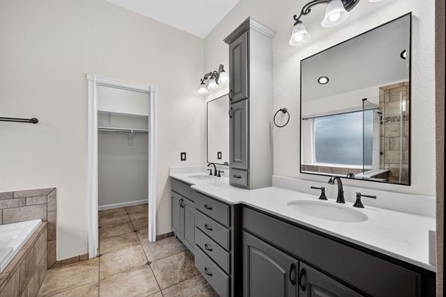 Building Photo - 313 Cave River Dr