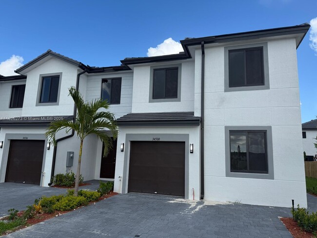 Primary Photo - 34500 SW 190th Ave