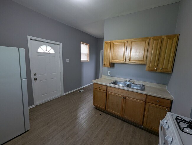 Building Photo - Pretty on Pennsylvania - 3 Bedroom, 1.5 Ba...