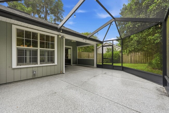 Building Photo - Upgraded 3 bedroom 2 bath home in Mentone