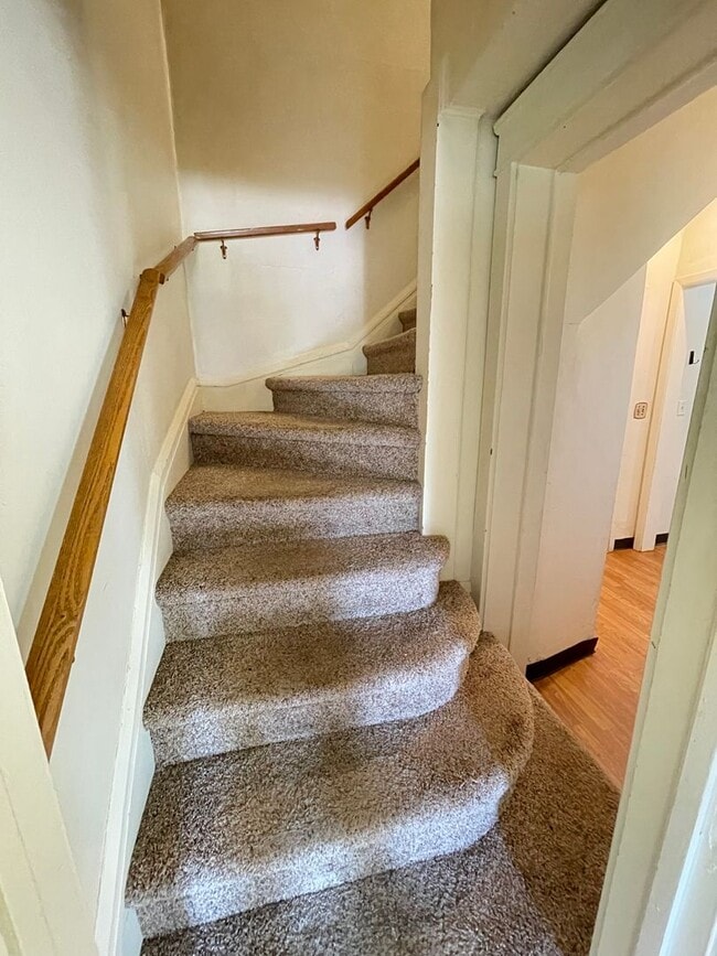 Building Photo - AVAILABLE NOW! 3 Bed/ 1 Bath Single Family...