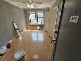 Building Photo - 4725 N Beacon St