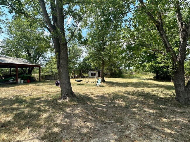 Building Photo - 317 Confidence Ln