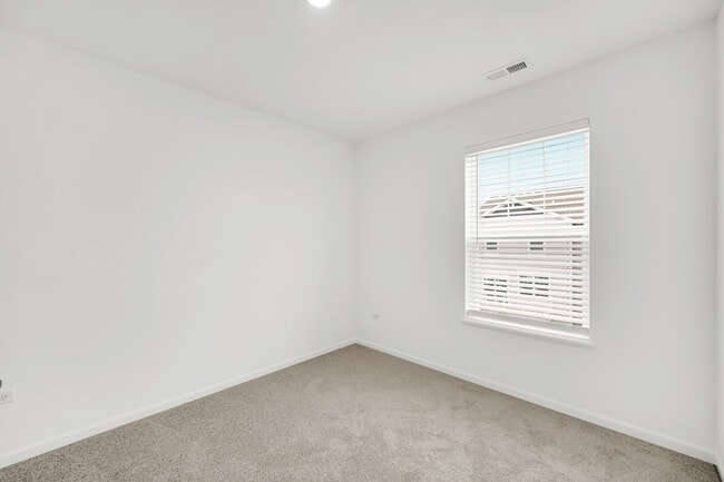 Building Photo - 25712 W Yorkshire Dr