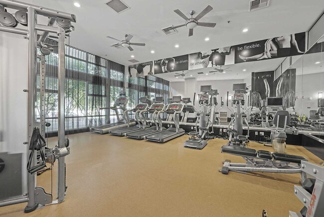 Building Photo - Taylor 28