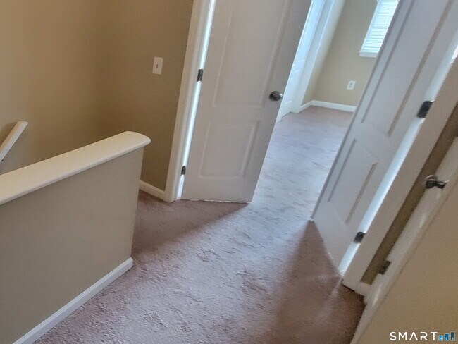 Building Photo - 166 Old Brookfield Rd