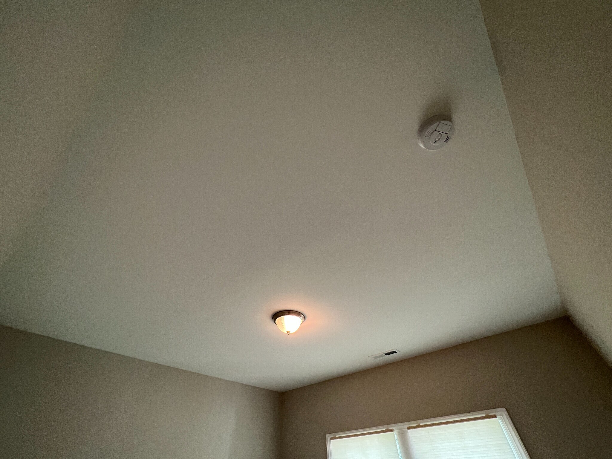 Building Photo - Room in House on Tawny View Ln