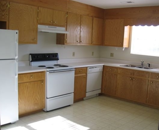Kitchen - Fairfield Place Apartments