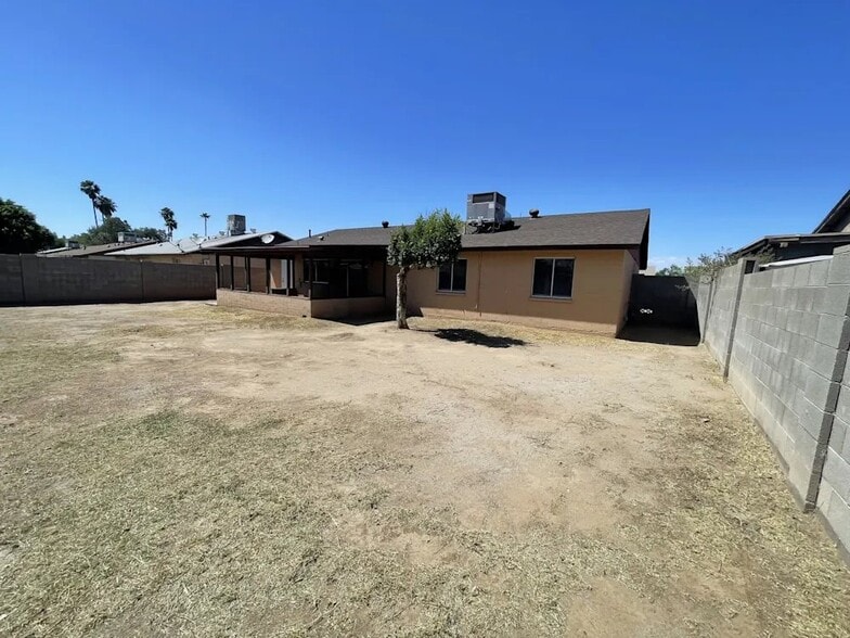 Building Photo - 4213 W Northview Ave