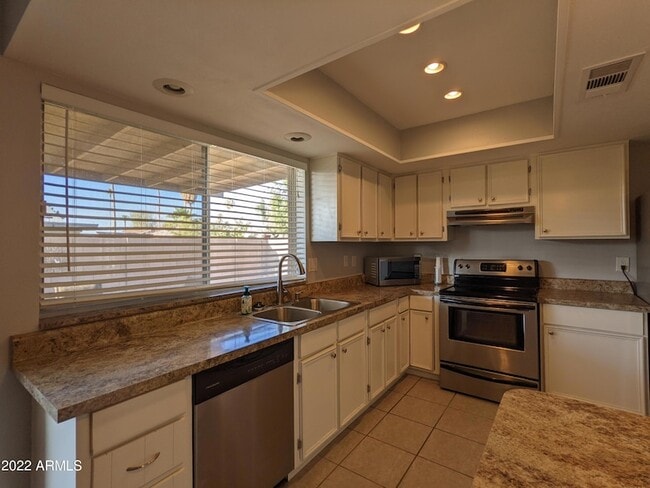 Building Photo - 10044 N 39th Ln