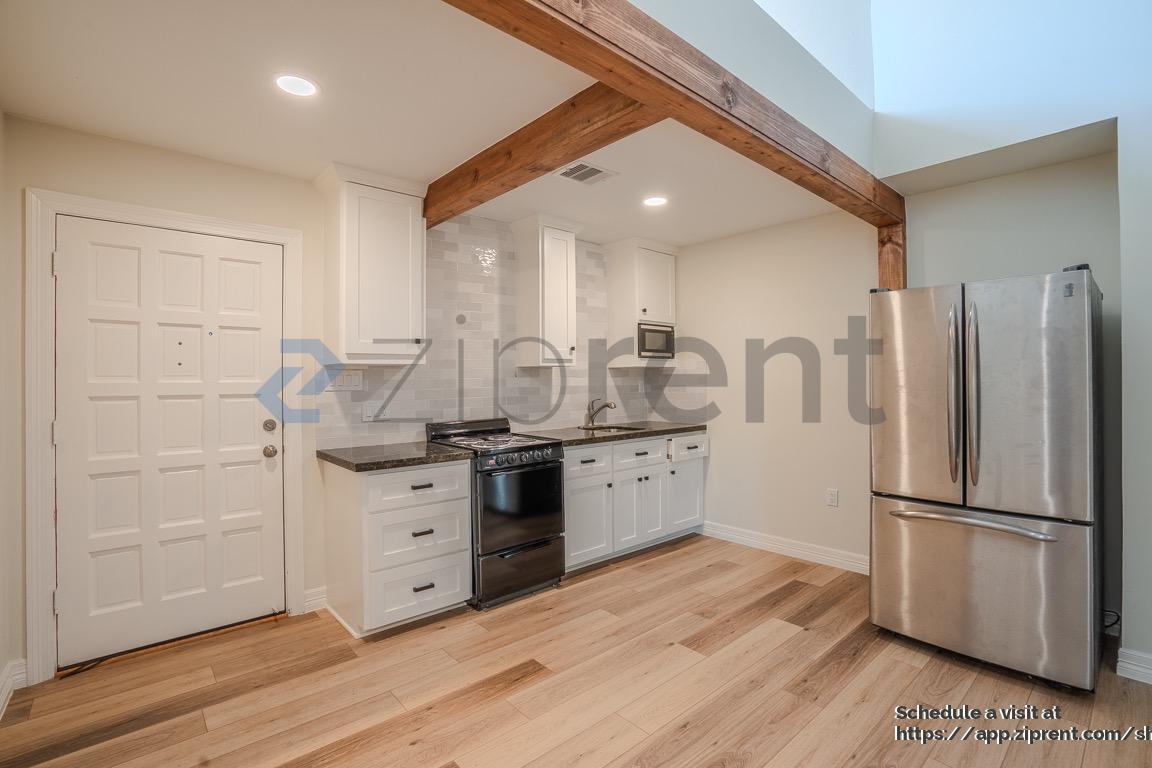 Building Photo - 4031 Leeshire Dr