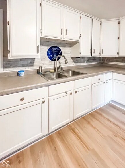 Primary Photo - 102 Meridian St