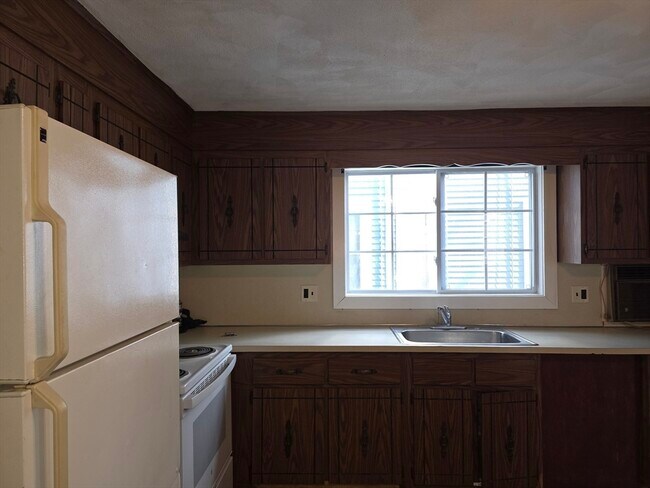 Building Photo - 119 Webster St