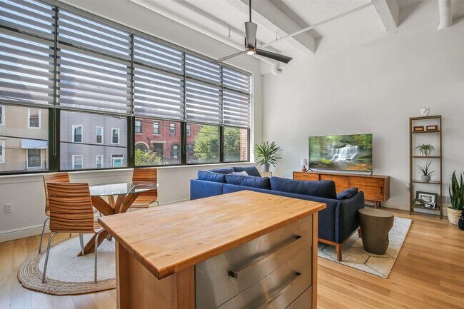 Building Photo - 300 Communipaw Ave