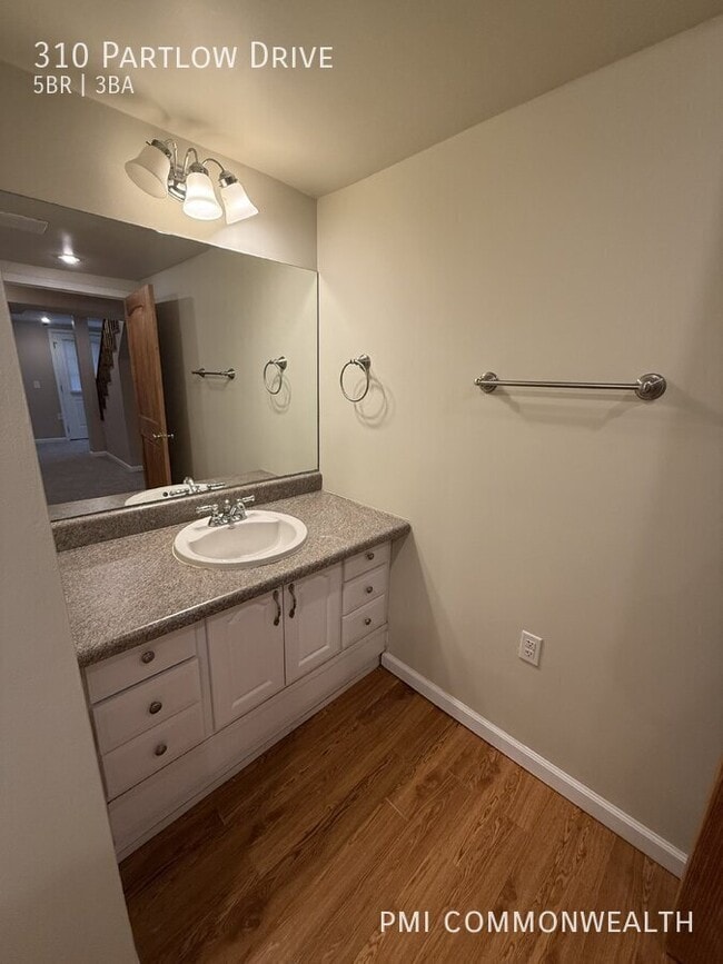 Building Photo - 310 Partlow Dr