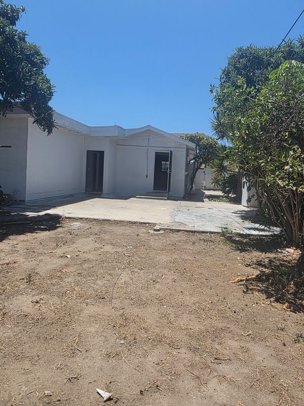 Building Photo - 3509 W Flower Ave