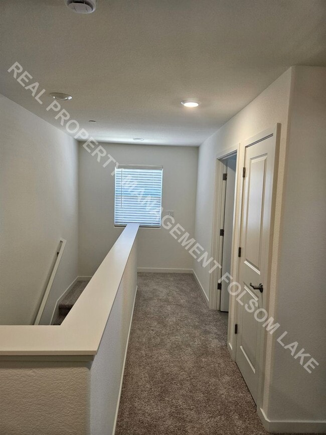 Building Photo - New 3bd 2.5ba home in the Riverblossom at ...