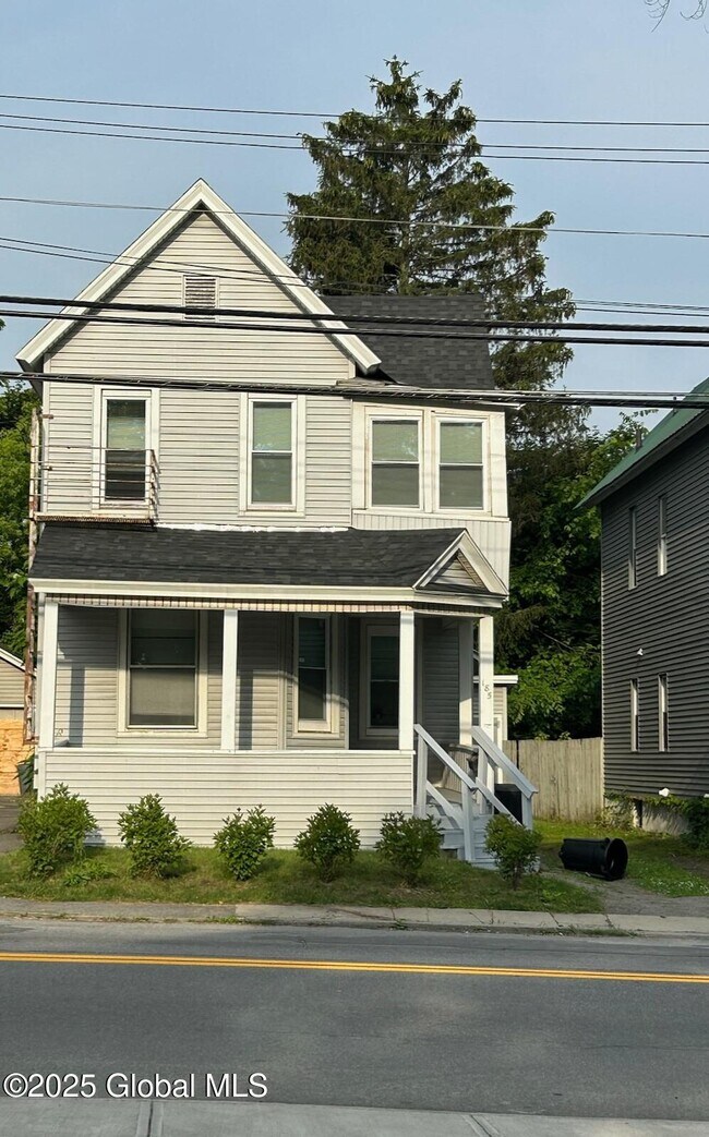 Primary Photo - 185 Market St