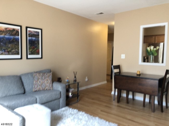 Building Photo - 400 North Ave