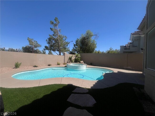 Building Photo - 1824 Dolce Dr