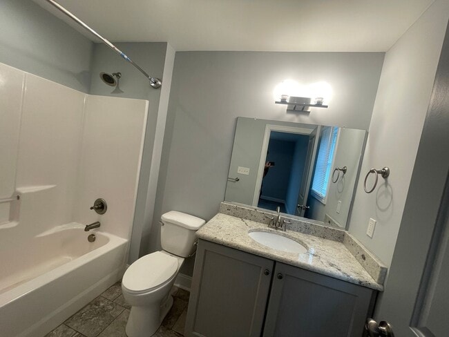 Building Photo - Nice, Newer Duplex Townhouse