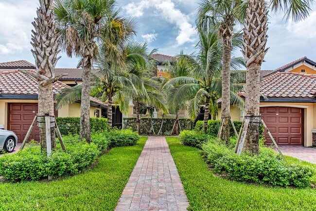 Building Photo - Available Annually July 1, 2025 - 2/2+den ...