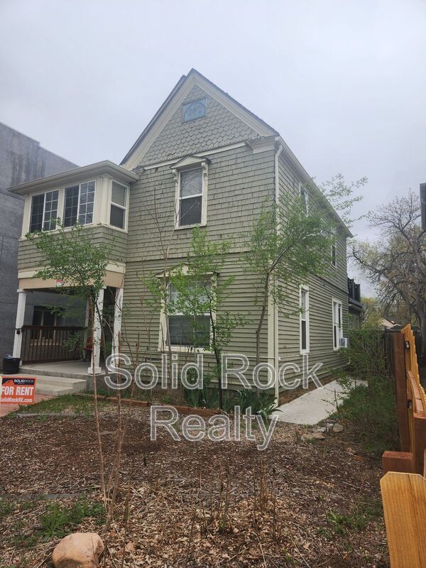 Building Photo - 727 N Weber St