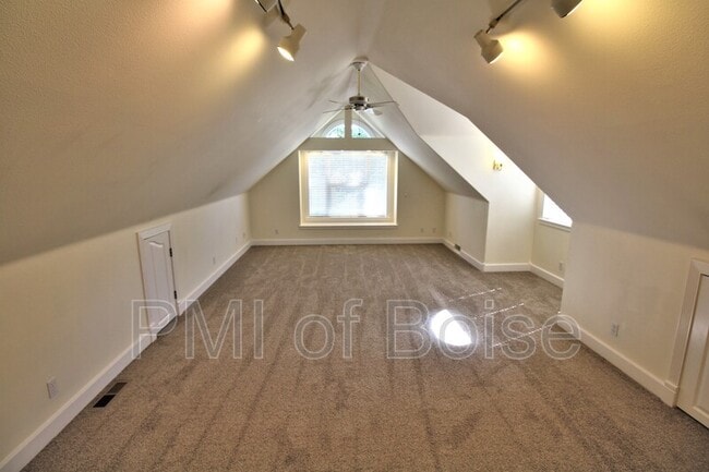 Building Photo - 85 S Linder Rd