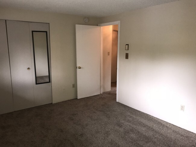 Building Photo - 2BD/1.5BA Boulder Condo *No Undergrads*