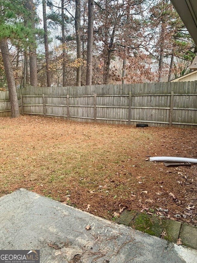 Building Photo - 5663 St Thomas Dr