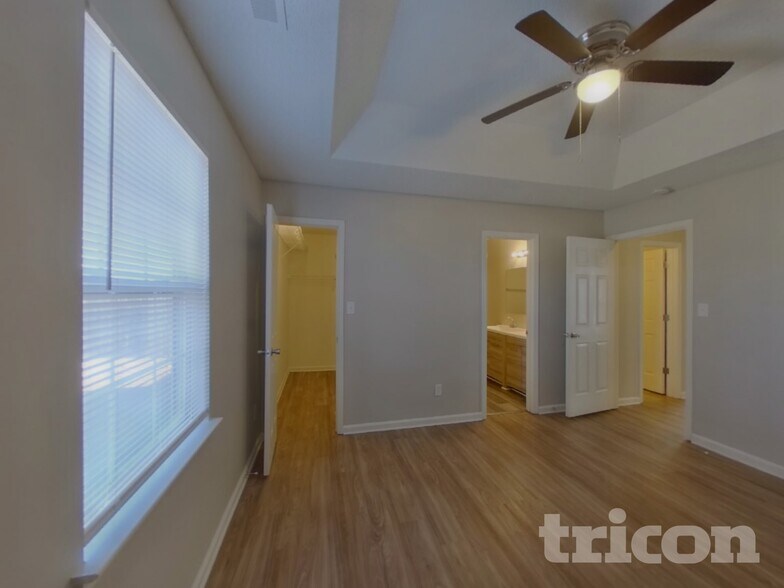 Building Photo - 4438 Fawnbrook Ave SW